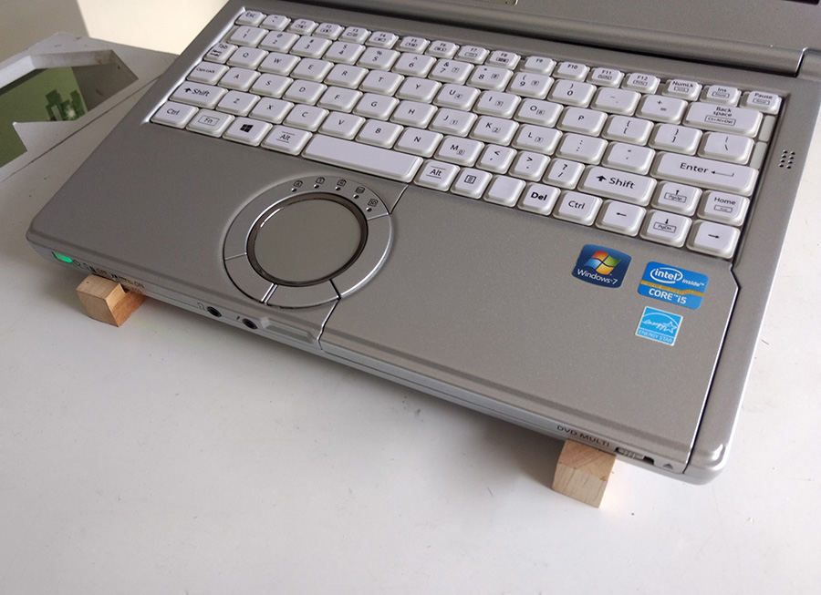 Kệ gỗ đỡ laptop